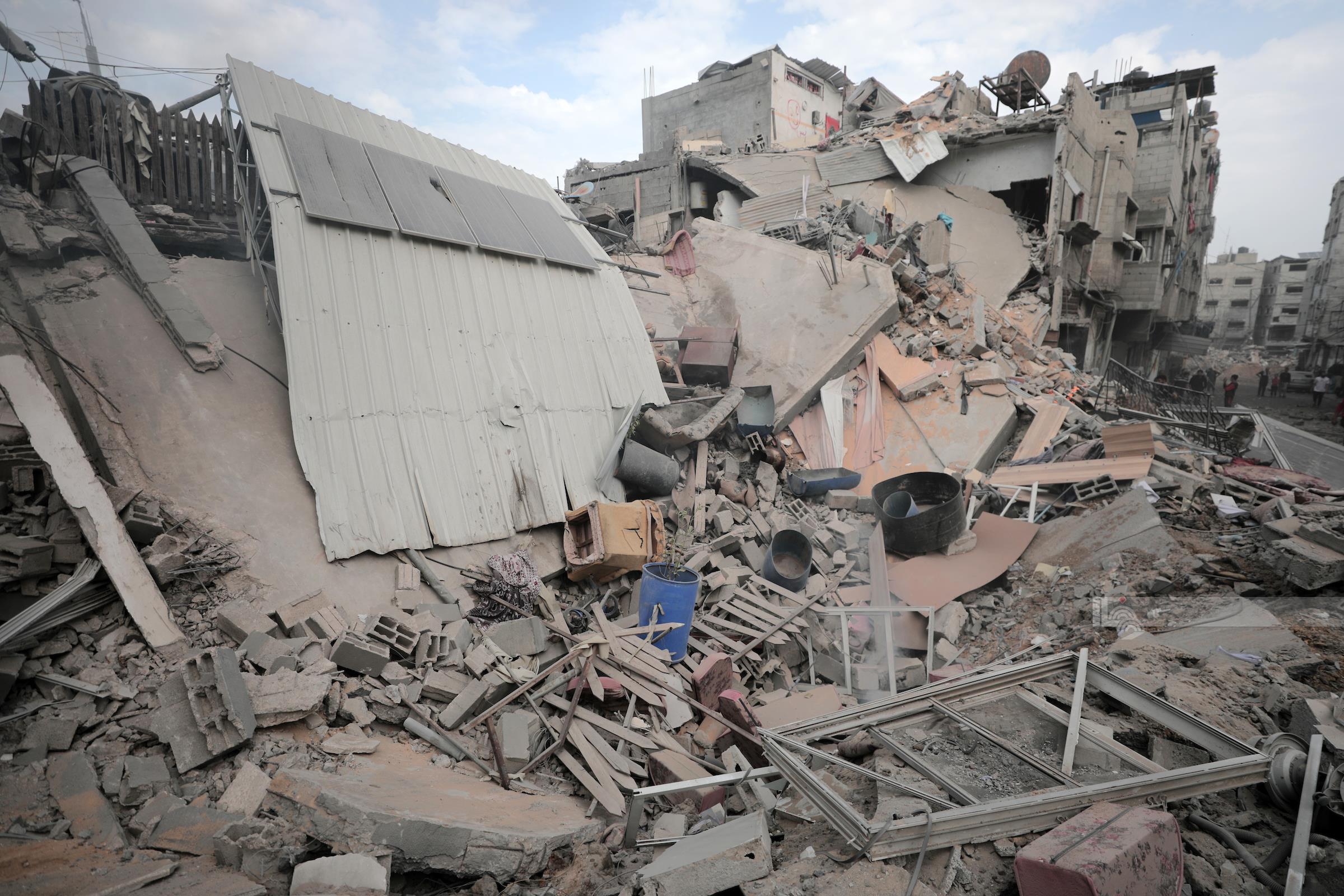 من قصف سابق على مخيم البريج.